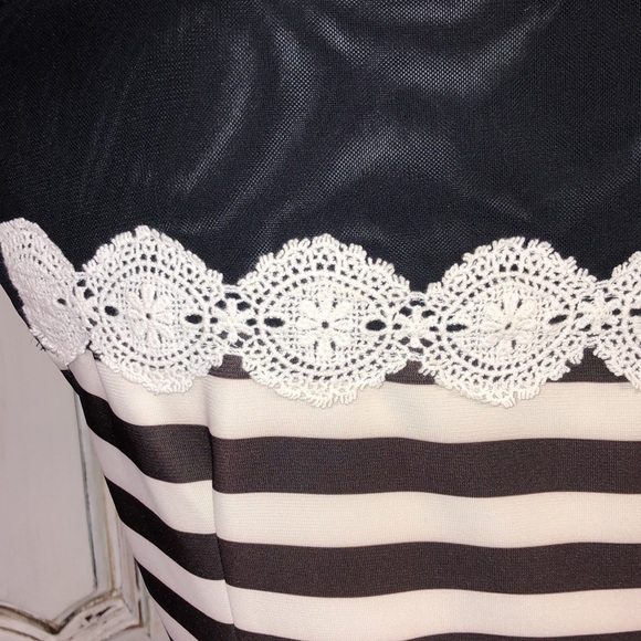 Umisky / Young Short Puff Sheer Sleeves with Lace Detailing Pointed Collar Dress - Picture 10 of 14